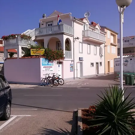 Polic Apartment