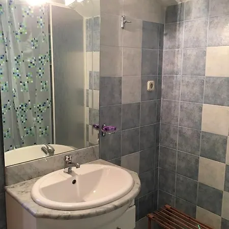 Polic Apartment *