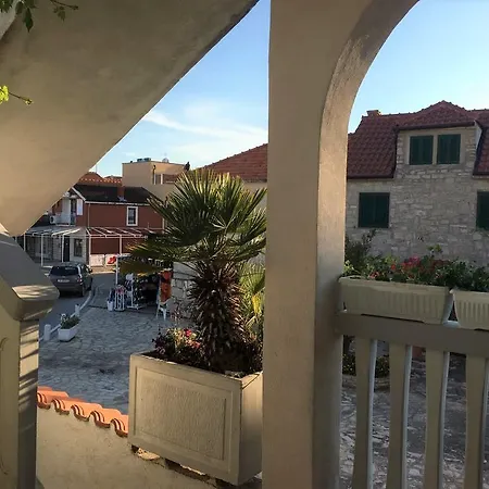 Polic Apartment