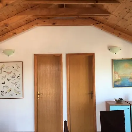 Polic Apartment *