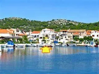 Polic Apartman Jezera