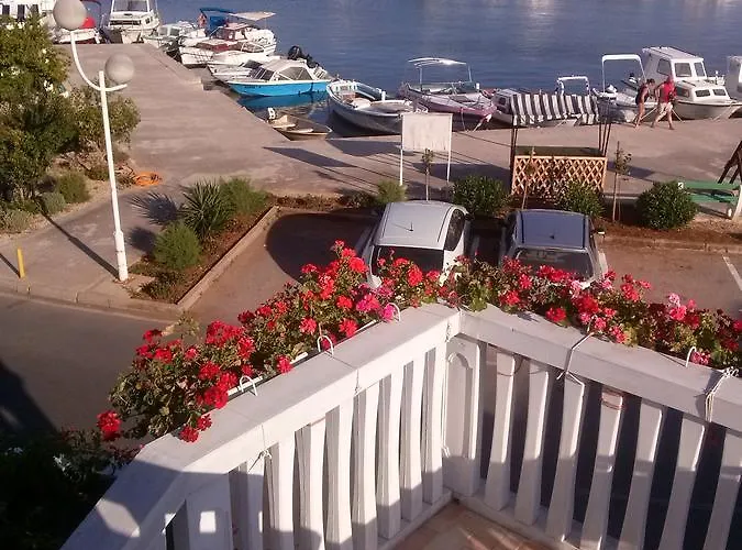 Polic Apartman Jezera